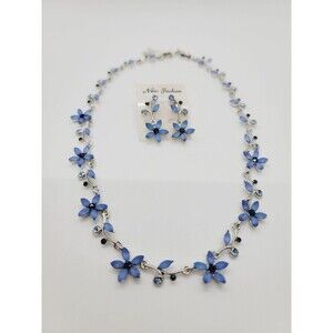 NWT Rhodium Blue Flower necklace & earrings set